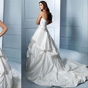 NEW! Alfred Angelo  758 – IVORY  Size 14US